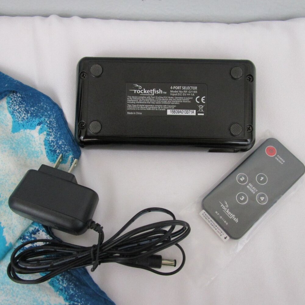 Rocketfish RF-G1185 4-Port HDMI Selector - Picture 6 of 14